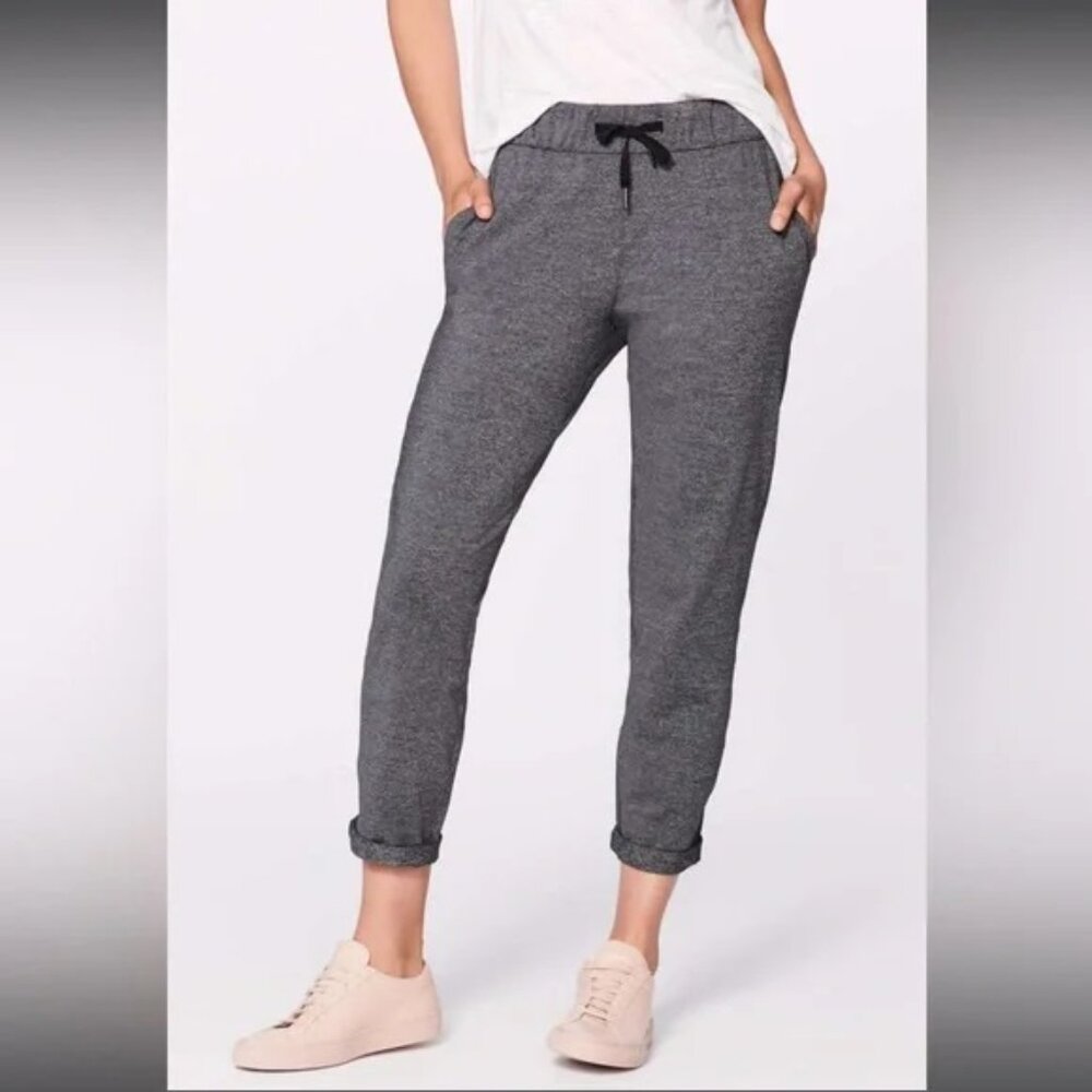 EUC LULULEMON ON THE FLY PANTS, SZ 10